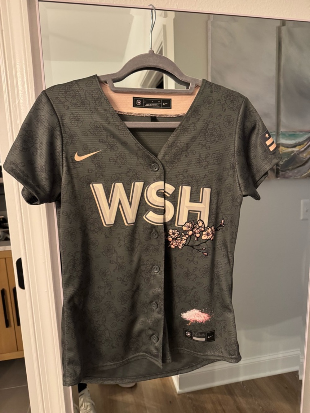 Nike Women's Washington Nationals limited edition, cherry blossom jersey